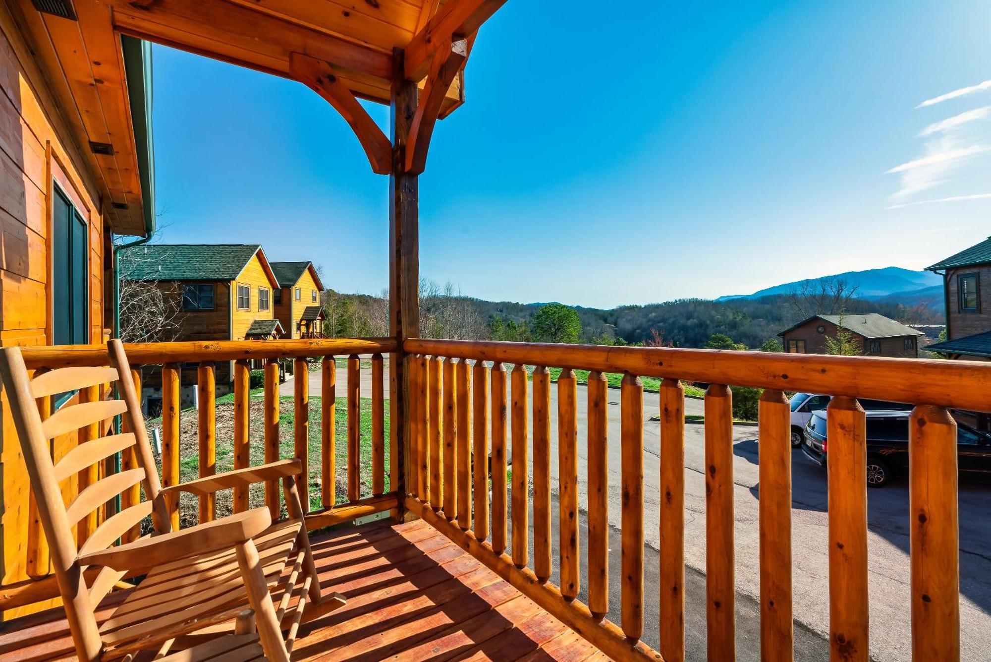 Full Equipped Cabin With A Pool And Game Room Smokies Views Gatlinburg Bagian luar foto