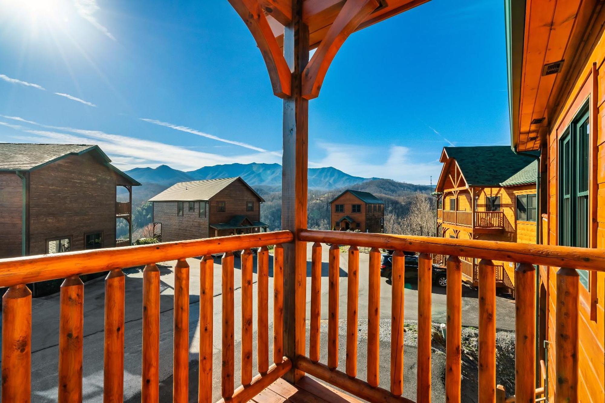 Full Equipped Cabin With A Pool And Game Room Smokies Views Gatlinburg Bagian luar foto