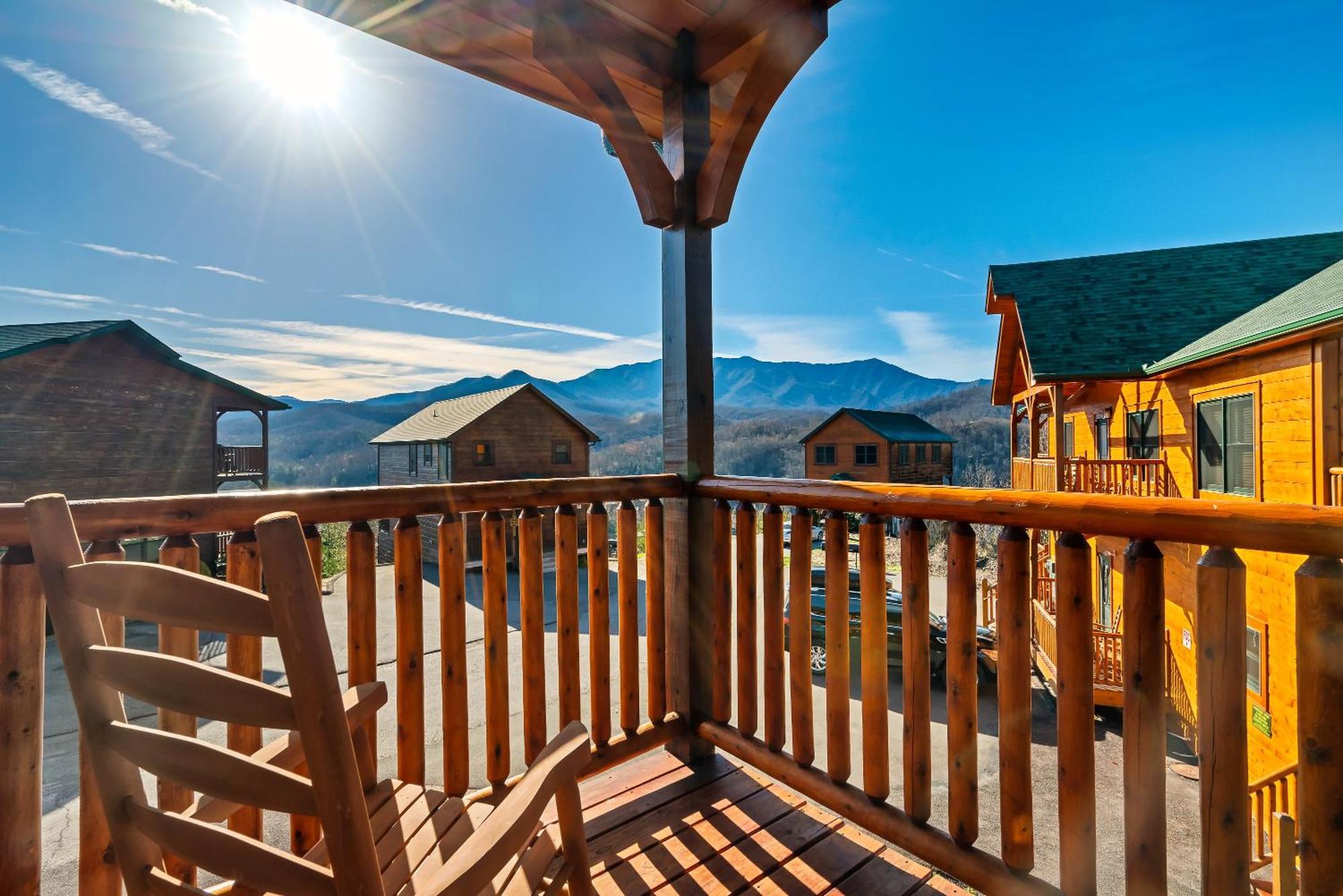 Full Equipped Cabin With A Pool And Game Room Smokies Views Gatlinburg Bagian luar foto