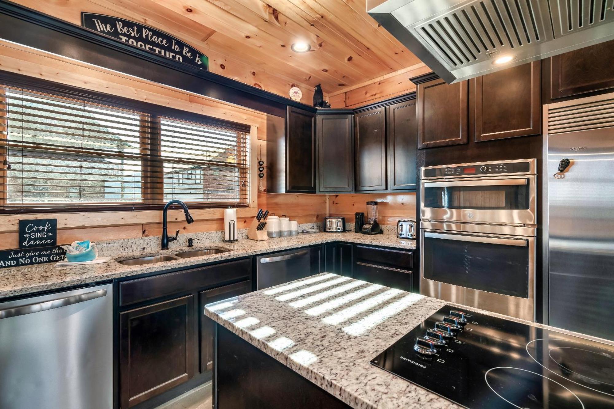 Full Equipped Cabin With A Pool And Game Room Smokies Views Gatlinburg Bagian luar foto