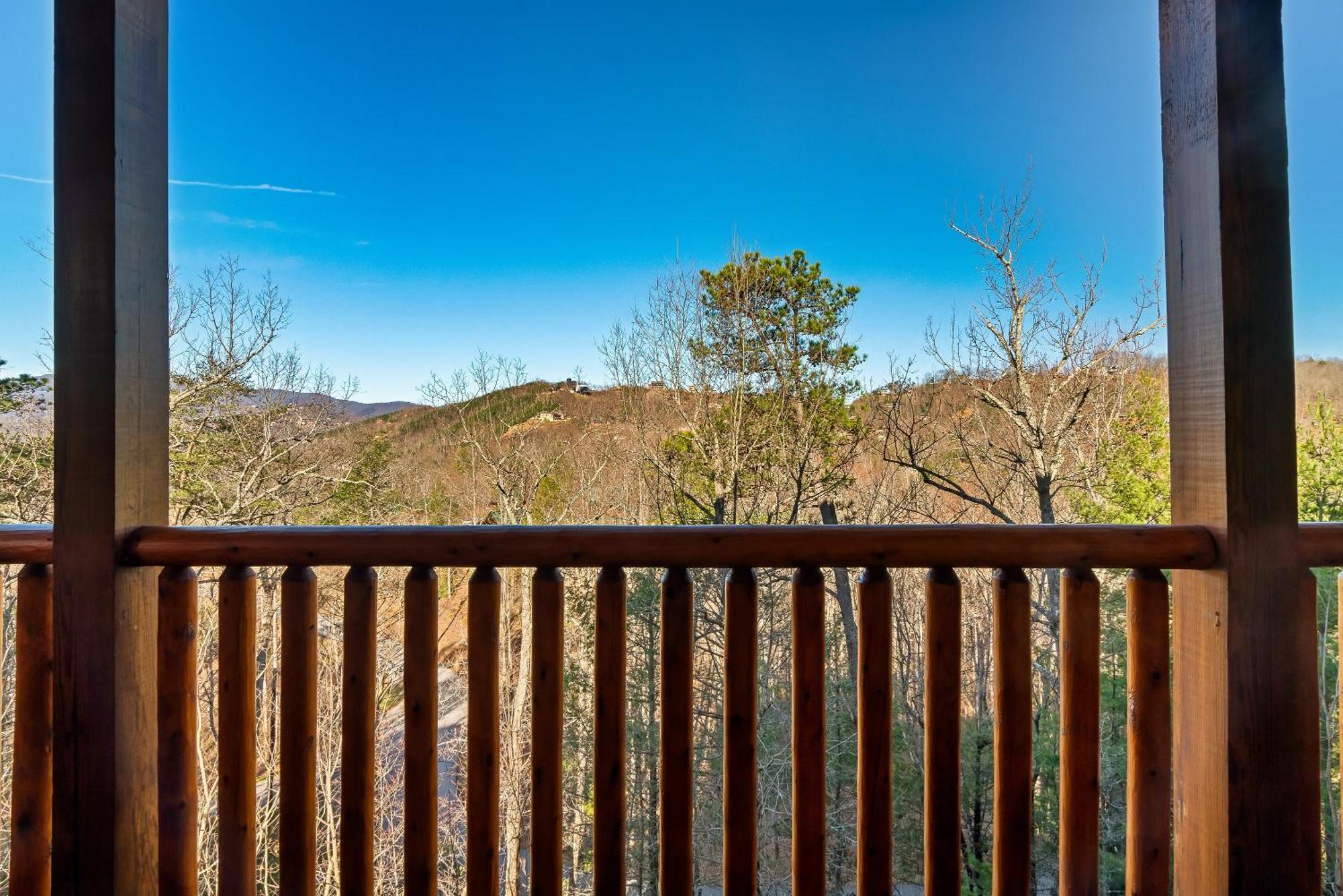Full Equipped Cabin With A Pool And Game Room Smokies Views Gatlinburg Bagian luar foto