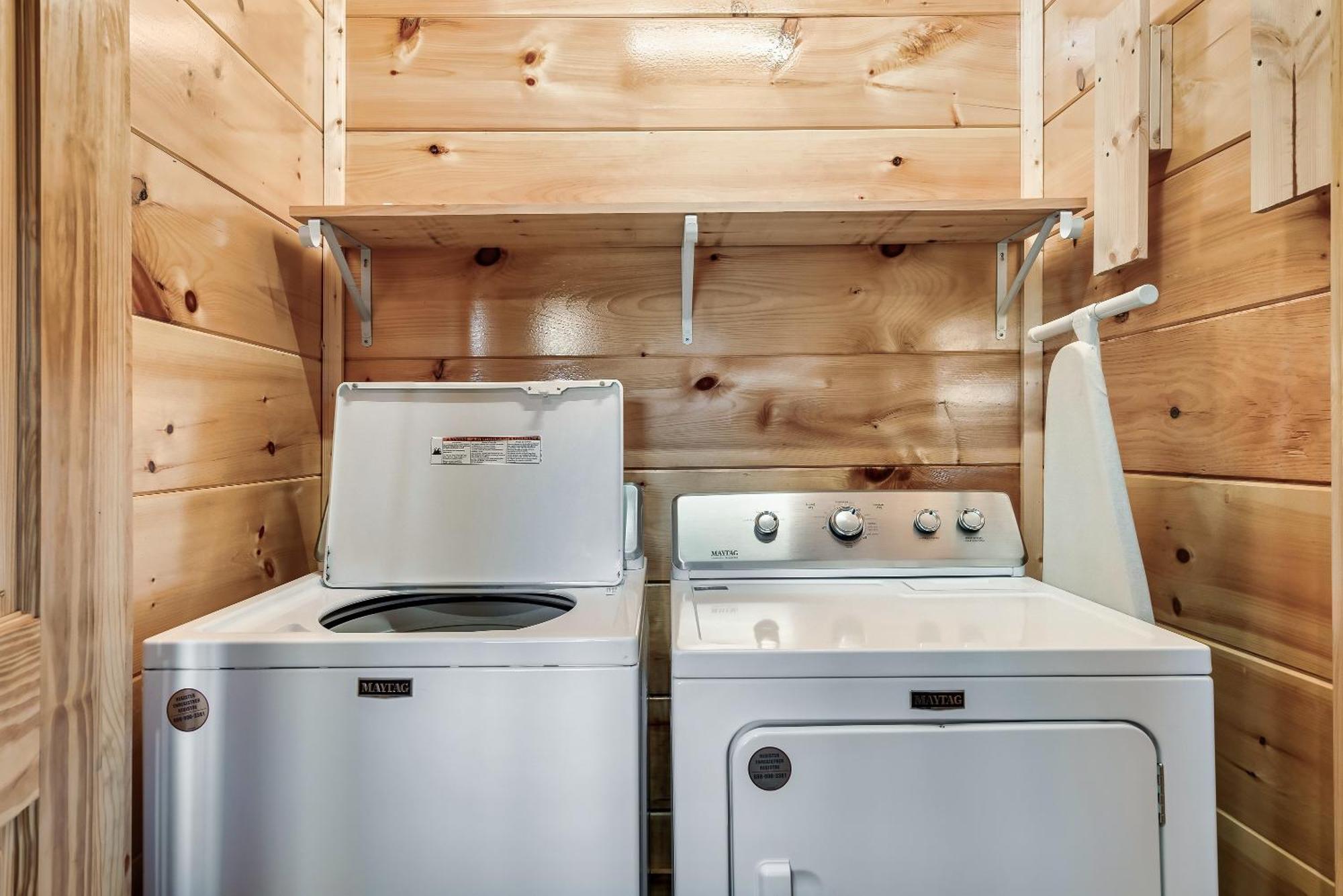 Full Equipped Cabin With A Pool And Game Room Smokies Views Gatlinburg Bagian luar foto