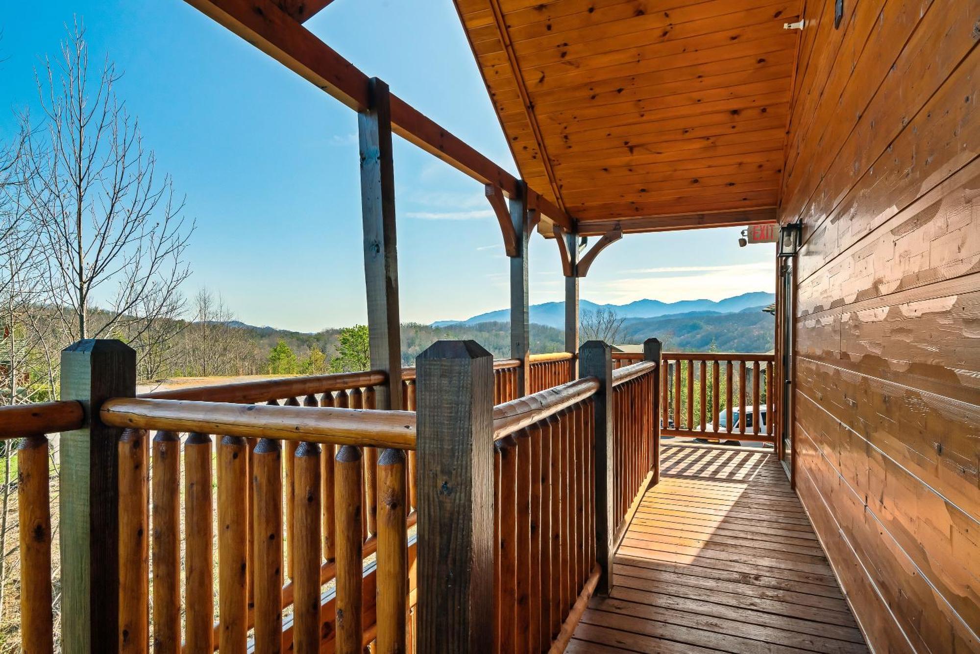 Full Equipped Cabin With A Pool And Game Room Smokies Views Gatlinburg Bagian luar foto