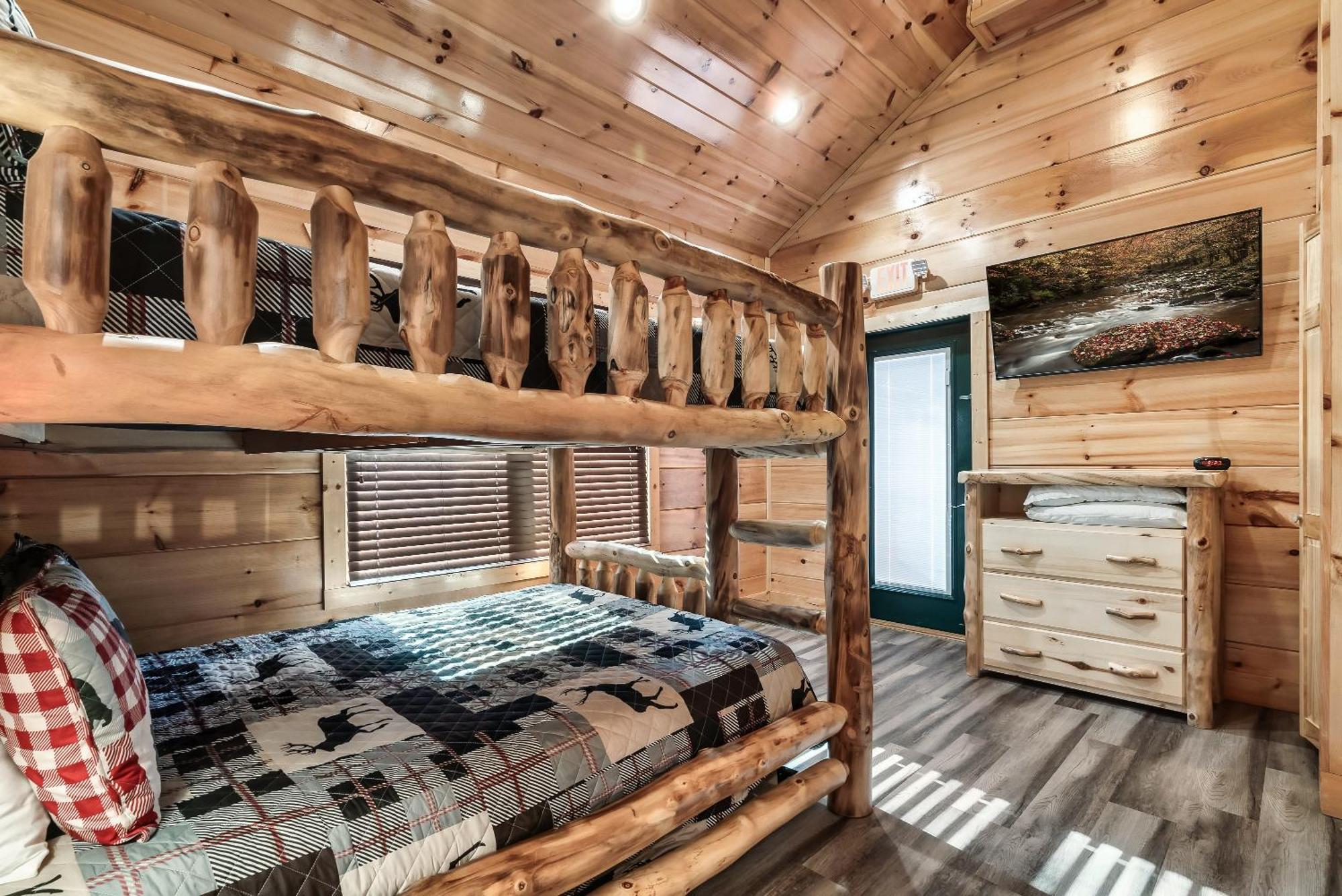 Full Equipped Cabin With A Pool And Game Room Smokies Views Gatlinburg Bagian luar foto